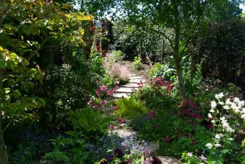 The tip of the triangle - landscape ideas from Weatherstaff